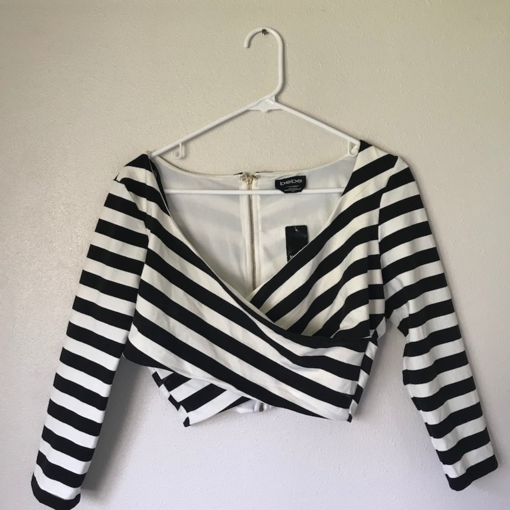 Bebe cropped criss cross 3/4 sleeve top